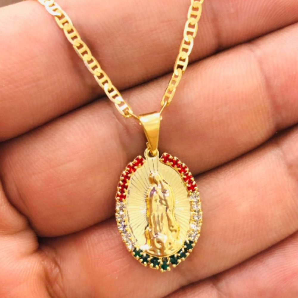 Cadena de la Virgencita de Guadalupe en Oro Laminado Para Mujer 18" Womens Chain
